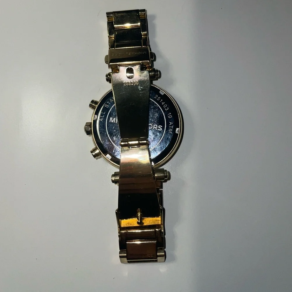 Watch - Picture 5 of 5